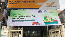 Người dân Thành phố Hồ Chí Minh có thể ra Bưu điện mua hàng thiết yếu