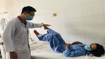 Thay đốt sống nhân tạo thành công cho người đàn ông bị tai nạn