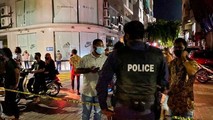 Cảnh sát tại hiện trường sau vụ nổ bom ở Male tối 6/5. Ảnh: AFP.