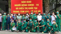 Đội ngũ y bác sĩ điều trị bệnh nhân nặng tại Bệnh viện Phổi Bắc Giang. Ảnh: Ngọc Mai