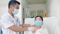 Phẫu thuật thành công điều trị vẹo cổ do xơ cơ ức đòn chũm bằng kỹ thuật nội soi qua đường nách (Ảnh: BVCC)