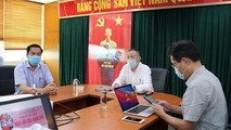 Lãnh đạo Báo điện tử Đảng Cộng sản Việt Nam chỉ đạo cuộc phỏng vấn trực tuyến.