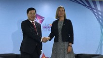 Phó Thủ tướng, Bộ trưởng Ngoại giao Phạm Bình Minh gặp Đại diện cấp cao phụ trách đối ngoại và an ninh của EU Federica Mogherini.
