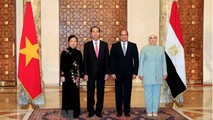 Tổng thống Ai Cập Abdel Fattah Al Sisi và Phu nhân đón Chủ tịch nước Trần Đại Quang và Phu nhân. Ảnh: TTXVN