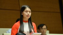 ĐB Đinh Thị Bình (đoàn Phú Thọ) phát biểu tại phiên họp.