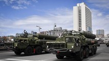 Hệ thống tên lửa đất đối không S-400 của Nga.