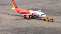 Đưa hơn 240 công dân Việt Nam từ Singapore về nước