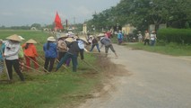 Cán bộ và nhân dân xã Hải Hưng đã đoàn kết một lòng, là “đơn vị dẫn đầu trong phong trào thi đua năm 2020” đã được UBND tỉnh Quảng Trị tặng cờ.