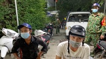 Bắt giữ hai đối tượng không có giấy đi đường sau 30 phút truy đuổi