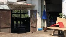 Bò được thu mua, nuôi nhốt tại các lò mổ trong khu dân cư.