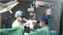Nối thành công ngón tay bị đứt lìa cho một nam thanh niên tại Quảng Bình
