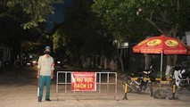 Bên ngoài khu vực cách ly theo Chỉ thị 16 của Thủ tướng Chính phủ tại phường Hải Thành (TP Đồng Hới) trước giờ phong tỏa.