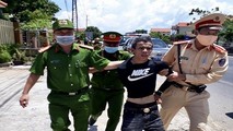 Đối tượng Nhã thời điểm bị các lực lượng công an phối hợp bắt giữ.