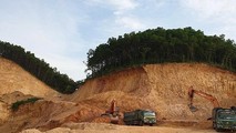 Hoạt động khai thác mỏ đất được khai thác làm vật liệu san lấp tại Dự án Mỏ đất La Giang.