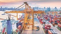 Hoạt động xuất nhập khẩu chuyển động tích cực những tháng đầu năm.