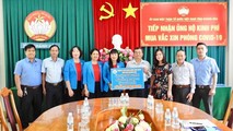 Công ty CP Nước giải khát Yến sào Khánh Hòa ủng hộ chương trình mua vaccine phòng COVID-19 tỉnh Khánh Hòa 200 triệu đồng.