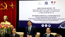 Thứ trưởng Bộ Nội vụ Triệu Văn Cường phát biểu khai mạc hội thảo.