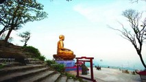 Tượng Phật hoàng Trần Nhân Tông tại Khu di tích Yên Tử (Quảng Ninh)