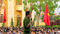Công an tỉnh Quảng Bình tuyên truyền với học sinh Trường THPT Lương Thế Vinh về nguy cơ, tác hại của ma túy