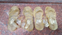 Những đôi dép này từng thể hiện đẳng cấp thời trang của thế hệ 6X, 7X