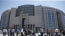 Báo chí tác nghiệp bên ngoài phiên tòa xét xử các nghi phạm sát hại nhà báo Jamal Khashoggi.