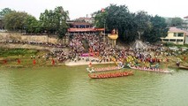 Hàng năm đền Tam Giang có hai dịp lễ trọng là ngày sinh Đức Thánh (diễn ra trong 3 ngày 8,9,10/3 âm lịch) và ngày 25/9 ngày hóa Đức Thánh.