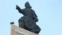 Tượng đài Trần Hưng Đạo.