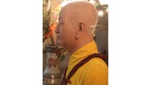 Bức tượng với những sợi tóc, vết đồi mồi, nếp nhăn... giống người thật khiến nhiều Phật tử ngỡ ngàng.