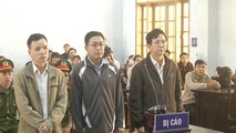Các bị cáo tại phiên tòa xét xử ngày 30/10.