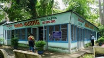 Quán Nhan Hương được phục dựng lại và làm điểm du lịch trong Thảo Cầm Viên.
