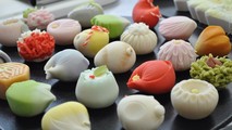 Món bánh Wagashi đặc trưng của xứ sở Hoa anh đào.