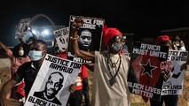Phong trào Black Lives Matter lan rộng sau cái chết của George Floyd.