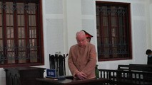 Với 2 tội mua bán người và tàng trữ trái phép vũ khí quân dụng, Nguyễn Văn Hùng lĩnh án chung thân.