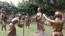Vườn tượng tái hiện giai thoại Trạng Trình trong Khu di tích Nguyễn Bỉnh Khiêm ở Hải Phòng.