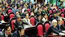 Thời khắc lịch sử QH khóa 13 ấn nút thông qua Hiến pháp sửa đổi. Ảnh: VietNamNet