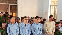Các bị cáo tại phiên xét xử sơ thẩm