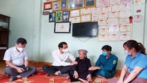 Chủ tịch UBND tỉnh Lào Cai thăm, tặng quà gia đình chính sách nhân dịp 27/7