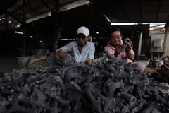 Xưởng đúc gang nhà bà Lê Thị Ngọc Mỹ phát triển lớn mạnh có sự trợ giúp từ vốn chính sách