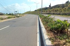 Một góc tuyến đường ven biển (ĐT.639) ở Bình Định.