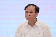 Thứ trưởng Bộ Xây dựng Nguyễn Văn Sinh trả lời báo chí tại họp báo Chính phủ thường kỳ tháng 5.