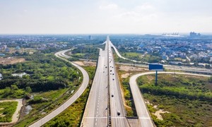 Theo đánh giá của Đồng Nai, việc hình thành sân bay Long Thành và hệ thống các tuyến đường cao tốc tạo điều kiện thúc đẩy phát triển đô thị Long Thành.