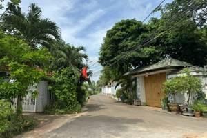 Một khu dân cư tại xã Hòa Long đã ổn định lâu đời nhưng bị quy hoạch thành đất cây xanh và bãi đậu xe. 