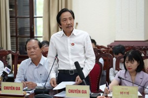 TS Trần Anh Tuấn góp ý tại Hội nghị. (Ảnh: Phương Mai).