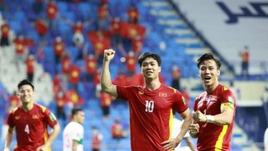 Công Phượng nâng tỷ số lên 3-0 từ pha đá phạt góc của Xuân Trường