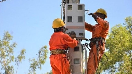 Công ty điện lực Quảng Ngãi đảm bảo an toàn hệ thống điện.