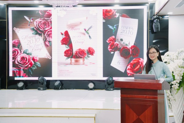 Bà Mai Thị Lan Anh (Mai Anh) - Founder CEO Học viện AGI trong một buổi tập huấn vê AI trên đia bàn tỉnh Nghệ An