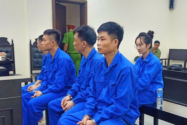 Các bị cáo tại tòa.