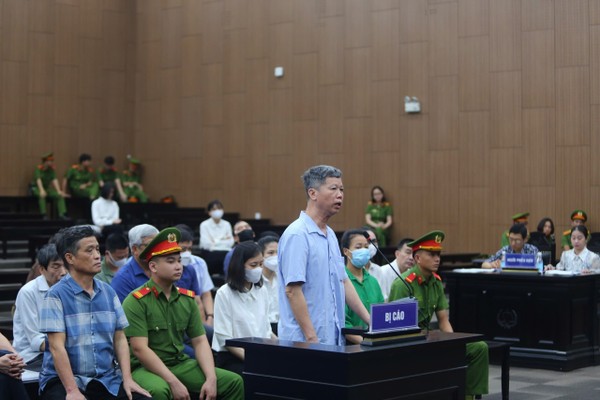 Các bị cáo tại tòa.