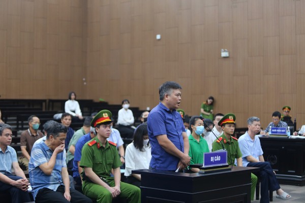 Các bị cáo tại tòa.