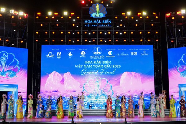 Đêm Chung kết Hoa hậu Biển Việt Nam toàn cầu 2025 với chủ đề "Sắc đẹp tân kỷ nguyên".